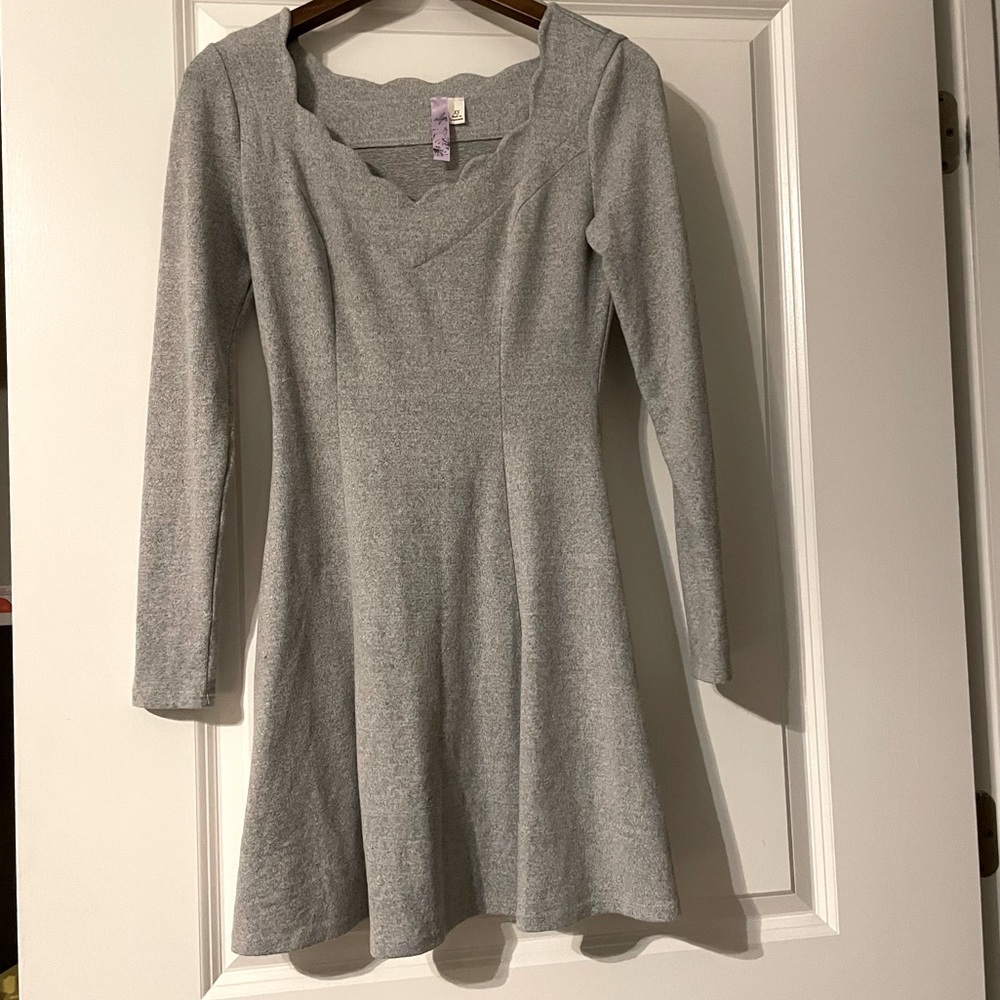 Gray scalloped neck a line dress long sleeve Francesca’s knit